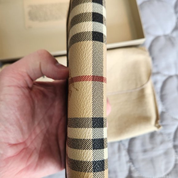 Burberry Nova Check Full-Size Zipper Wallet, with Dust Cover & Box- Authentic - Picture 8 of 13